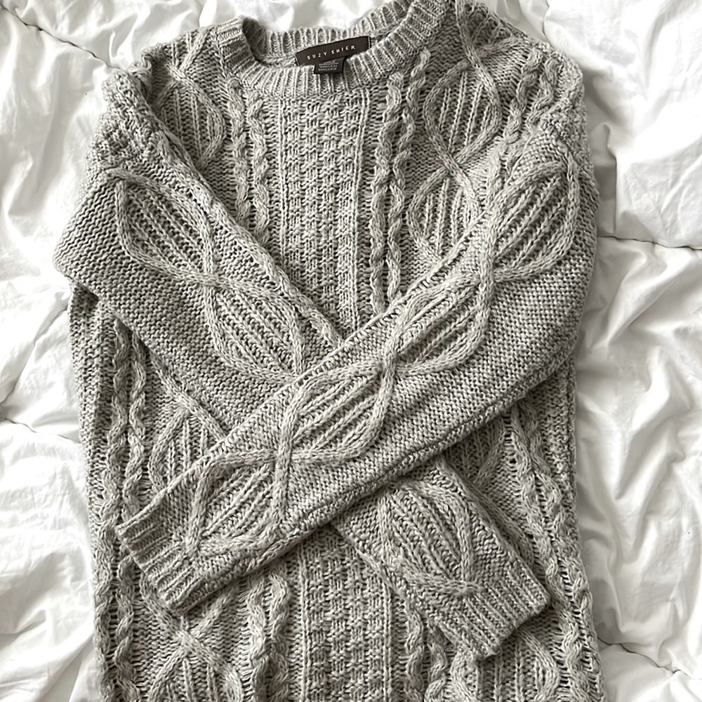 Grey crew neck sweater
